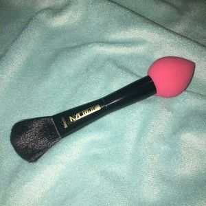 NYC Beauty makeup brush